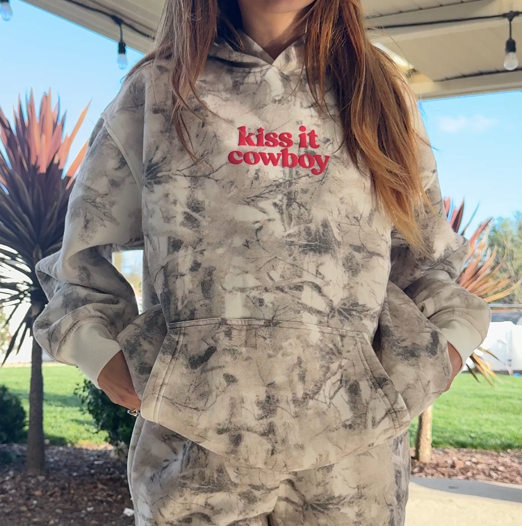 KISS IT COWBOY OVERSIZED HOODIE
