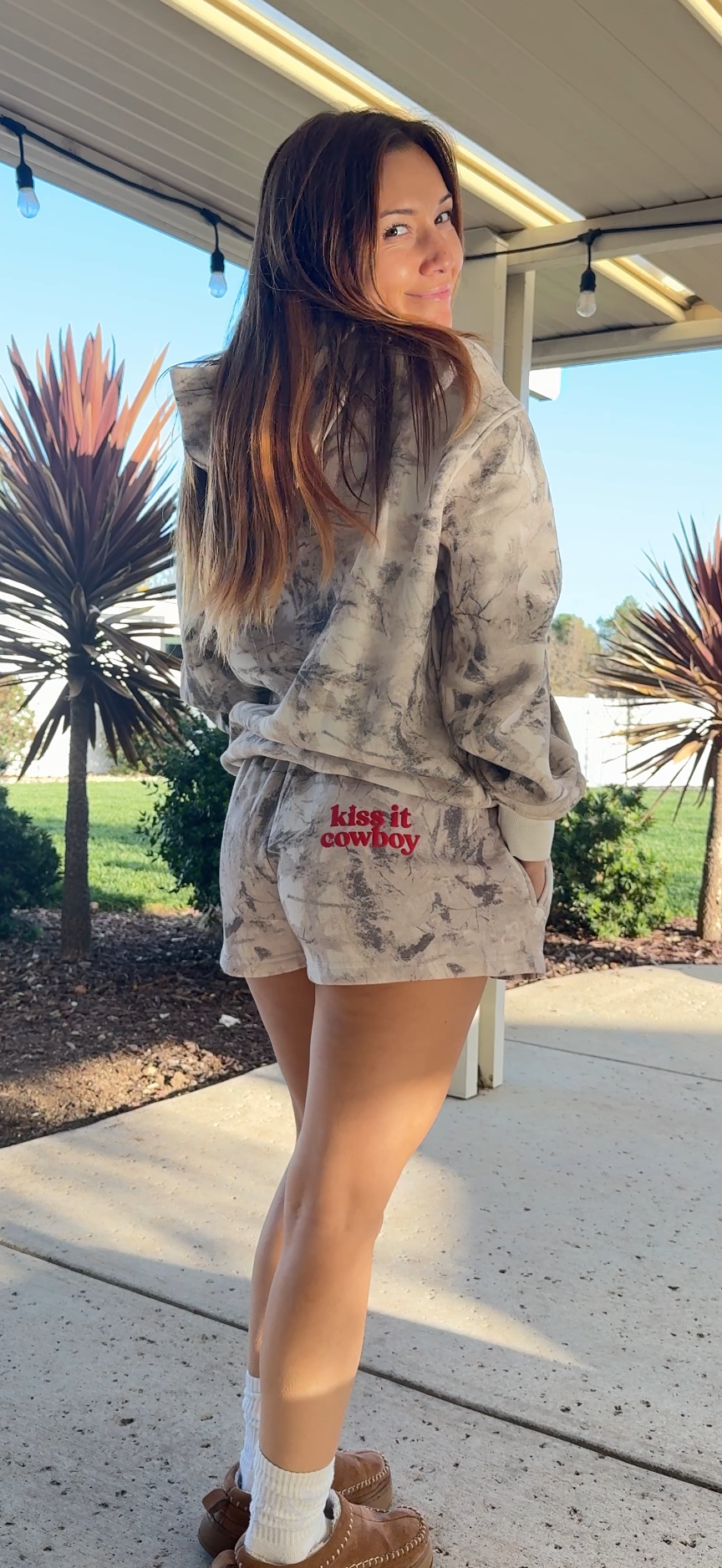 KISS IT COWBOY OVERSIZED HOODIE