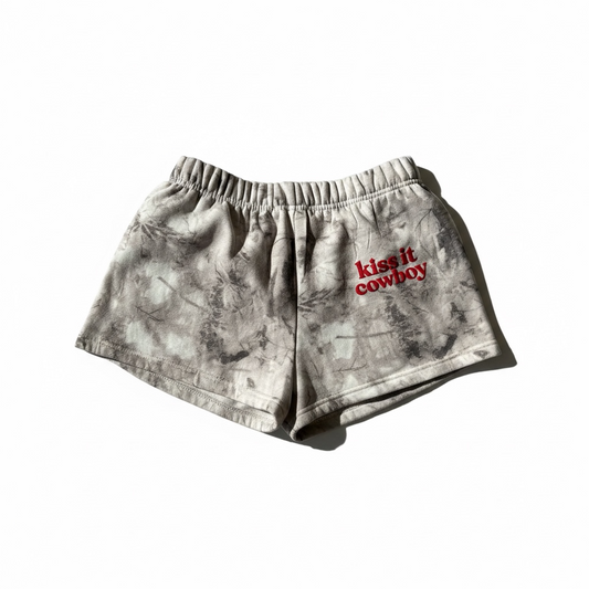 KISS IT COWBOY MID RISE SHORTS